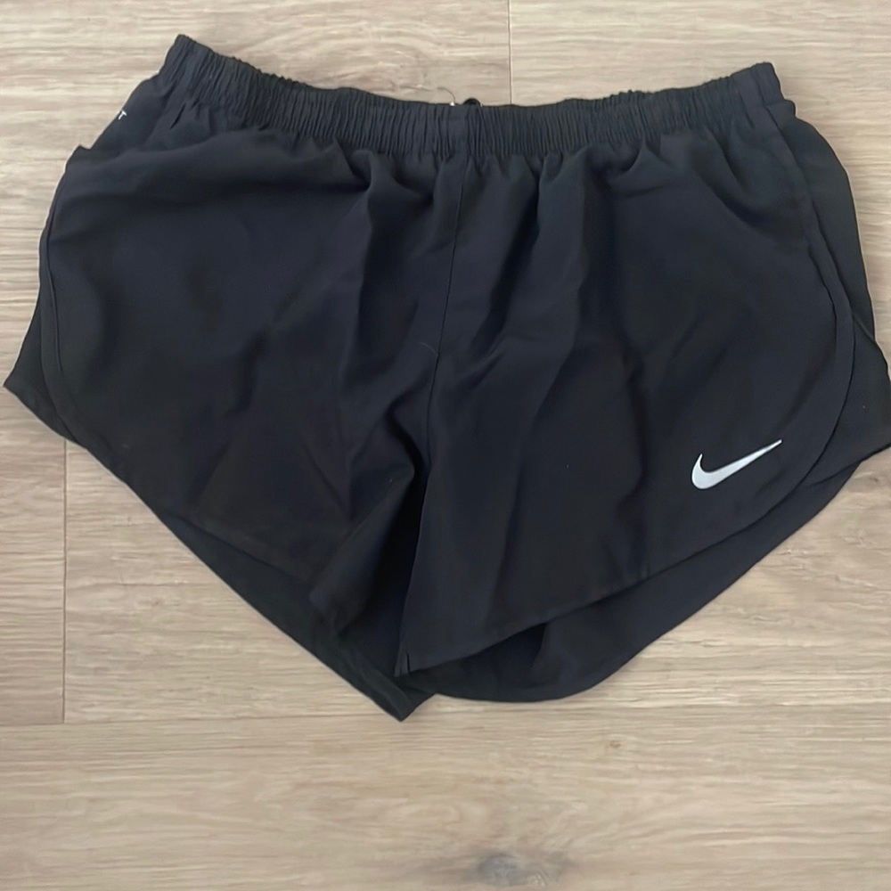 Nike running shorts - Picture 1 of 3
